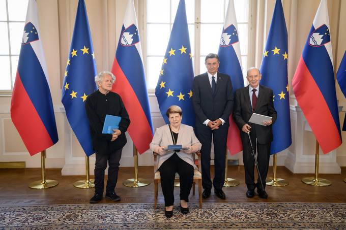 Predsednik republike na posebni slovesnosti v Predsedniški palači vročil državna odlikovanja